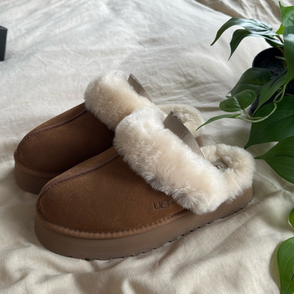 UGG DISQUETTE SLIPPERS CHESTNUT SIZE 9 - Picture 2 of 8